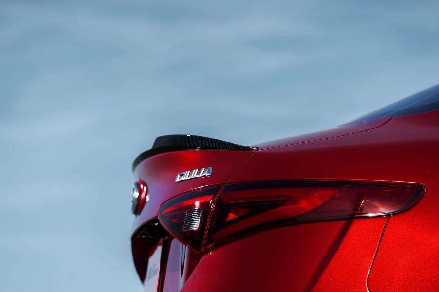 Детали экстерьера Alfa Romeo Giulia Quadrifoglio (952) 2016 года  (NA) (фото 31 из 86)